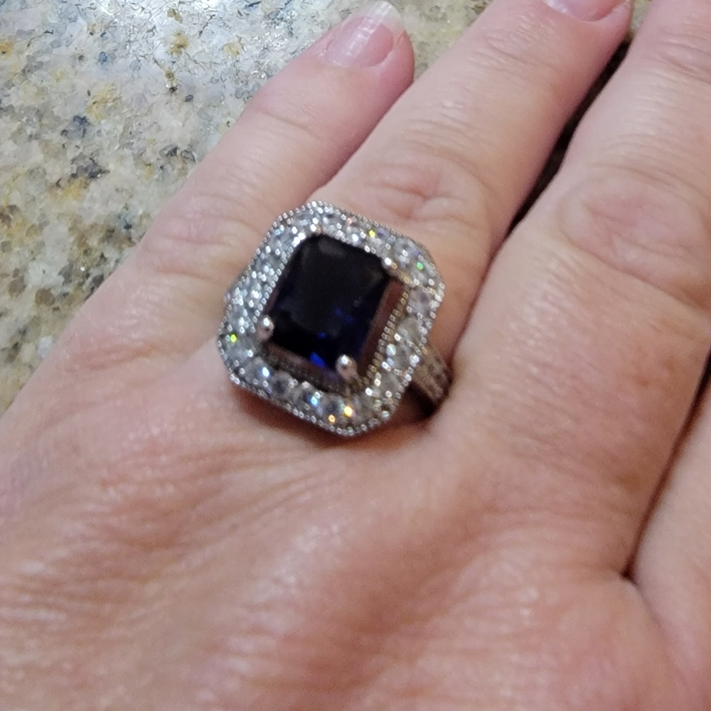 Ring bomb party rings